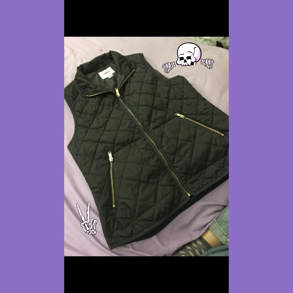 Light weight puff Old Navy vest- medium